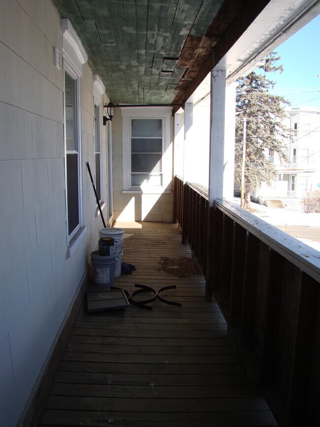 Building Photo - 86 School St