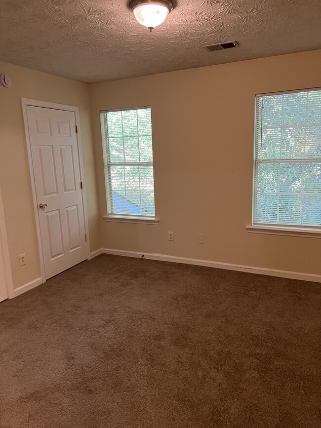 Building Photo - 2340 Wellington Cir