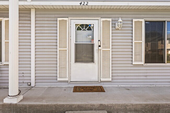 Building Photo - 422 Gainsborough Ct