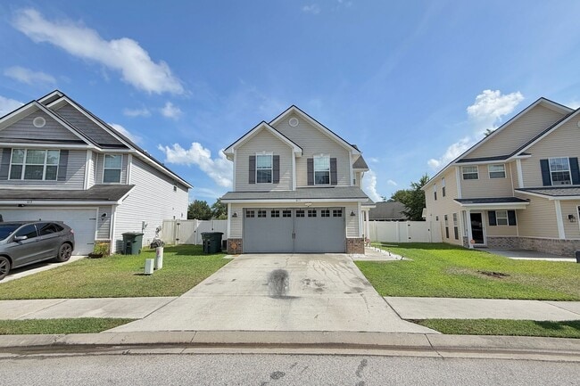 Building Photo - AVAILABLE NOW! (Small Pets Preferred) | $500 RENT CREDIT