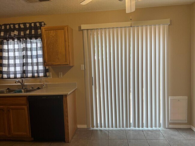 Building Photo - 2804 Quail Pointe Dr NW