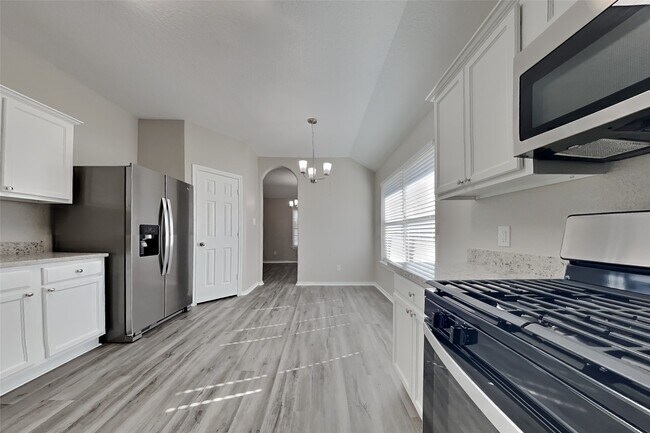 Building Photo - 22003 Avonglen Ln