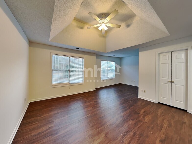 Building Photo - 5705 Wandering Vine Trl SE