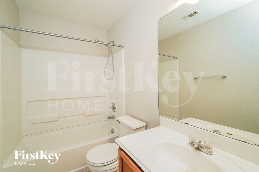 Building Photo - 10115 Red Iron Creek