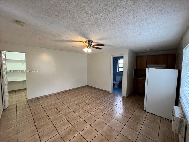 Building Photo - 1211 Rutland St