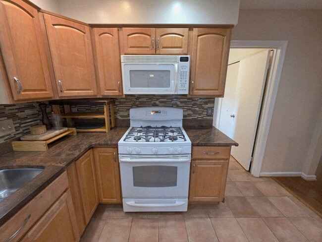 Building Photo - 8120 Paisley Pl