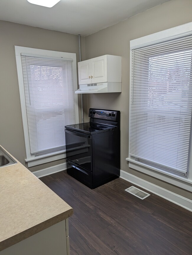 Building Photo - 3308 Central Ave