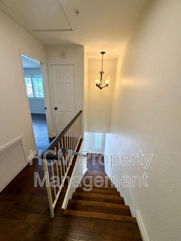 Building Photo - 201 Laurel Ave