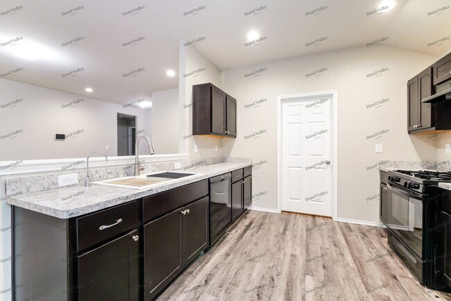 Building Photo - 9900 Jackrabbit Rd