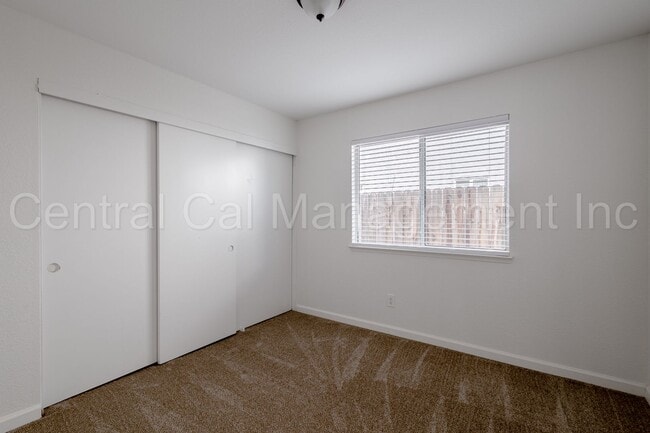Building Photo - 3 Bedroom/2 Bath Home in the Southwest - $...