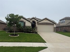 Building Photo - 1004 Rising Moon Dr
