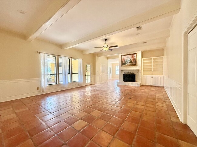 Building Photo - Home For Lease
