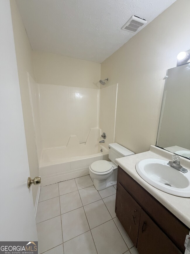 Building Photo - 117 Alden Ct