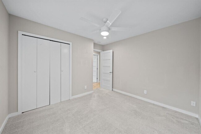 Building Photo - 6707 Columbia Dr