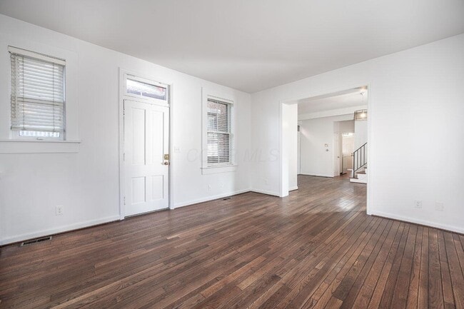 Building Photo - 561 S 5th St