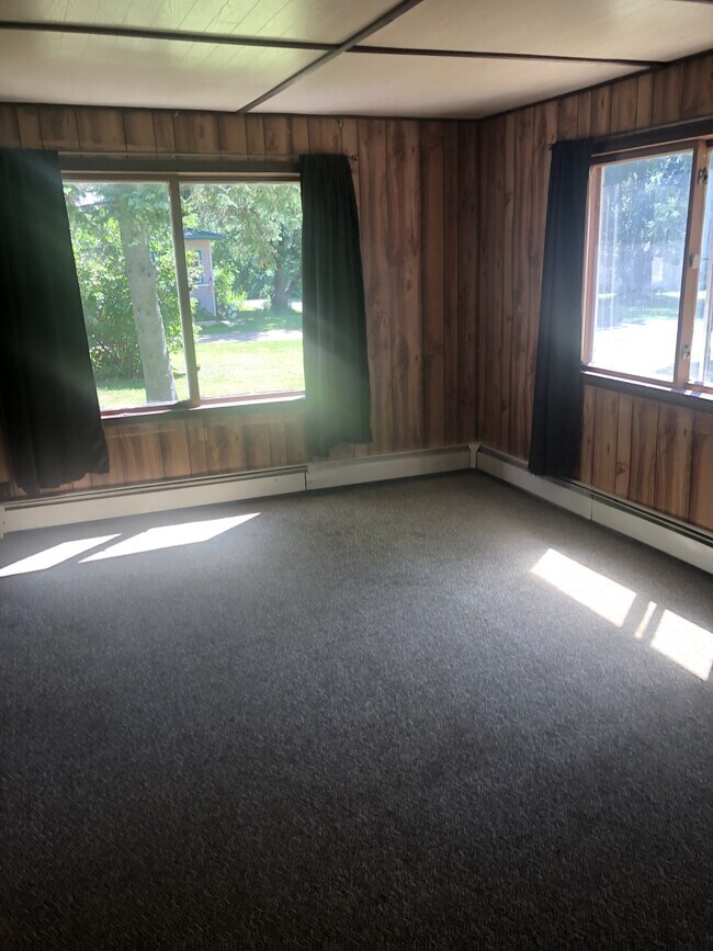 Building Photo - 574 Lincoln St