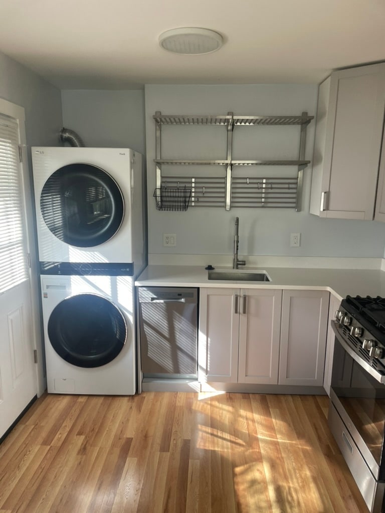 Building Photo - 521 N Corona St