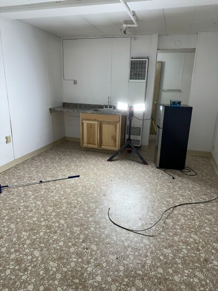 Building Photo - 2223 S Cushman St