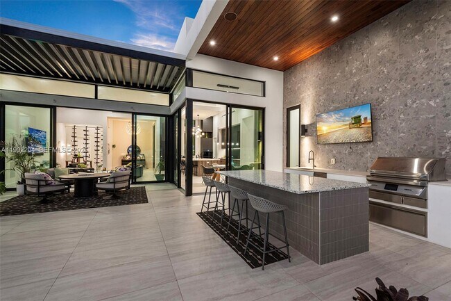 Building Photo - 3701 NE 26th Ave