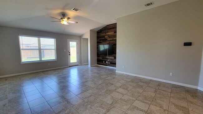 Building Photo - 149 Red Sun Dr