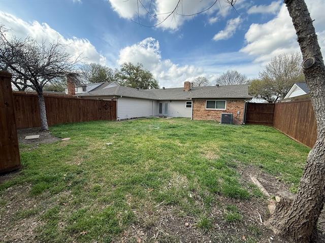 Building Photo - 1612 Villanova Dr