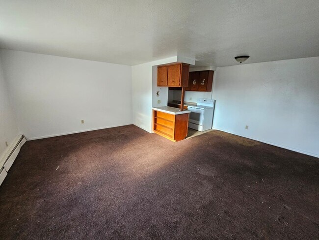 Building Photo - 1885 N Taylor Rd