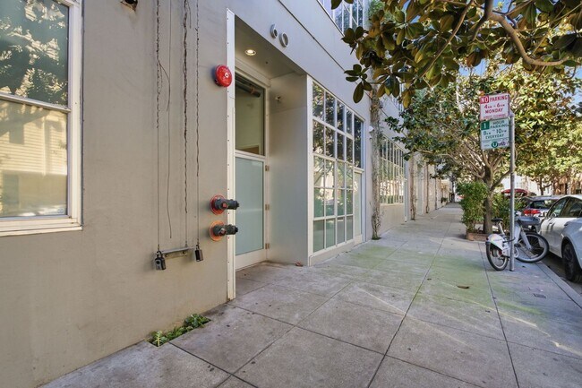 Building Photo - 60 Rausch St