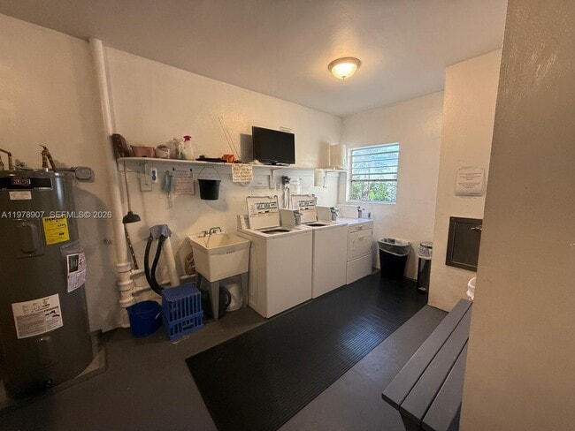 Building Photo - 2415 Lincoln St