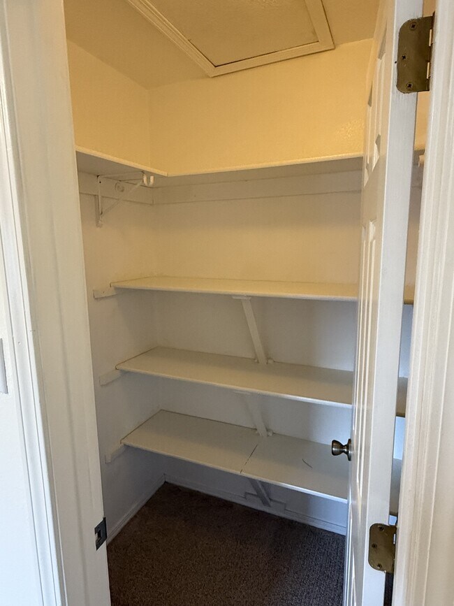 Building Photo - 10538 Olympic St NW