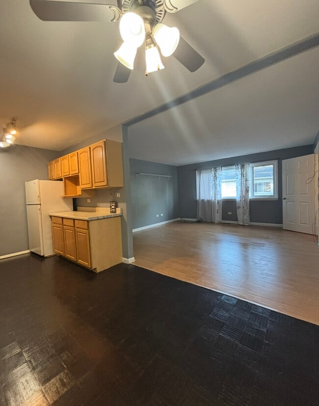 Building Photo - 821 Gael Dr
