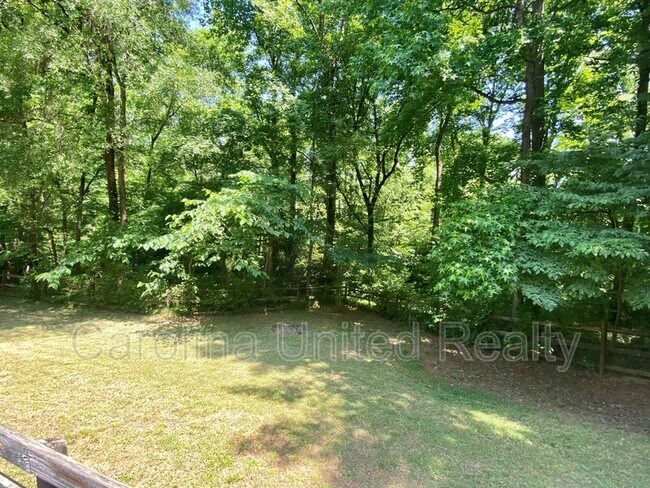 Building Photo - 3914 Aster Dr