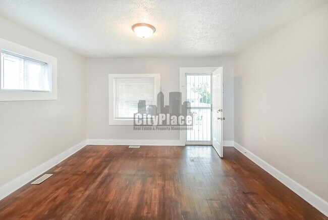Building Photo - 5408 E Burgess Ave