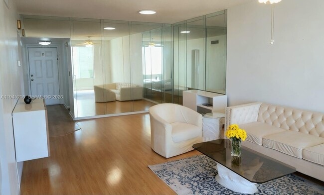 Building Photo - 1481 NE Miami Gardens Dr