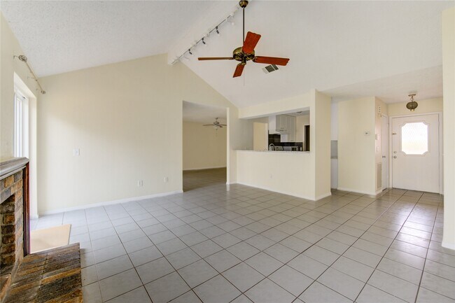 Building Photo - 2927 Great Lakes Ave