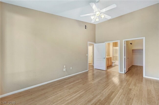 Building Photo - 2305 W Horizon Ridge Pkwy