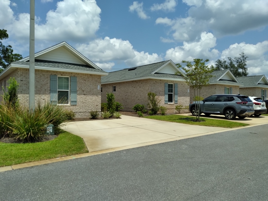 Building Photo - 101 Alley Ln