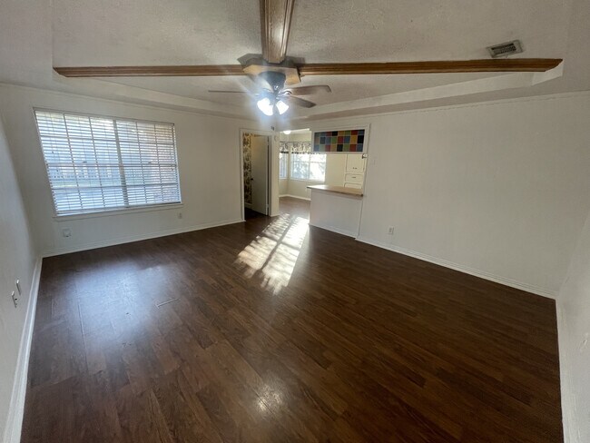 Building Photo - 9015 Eldora Dr