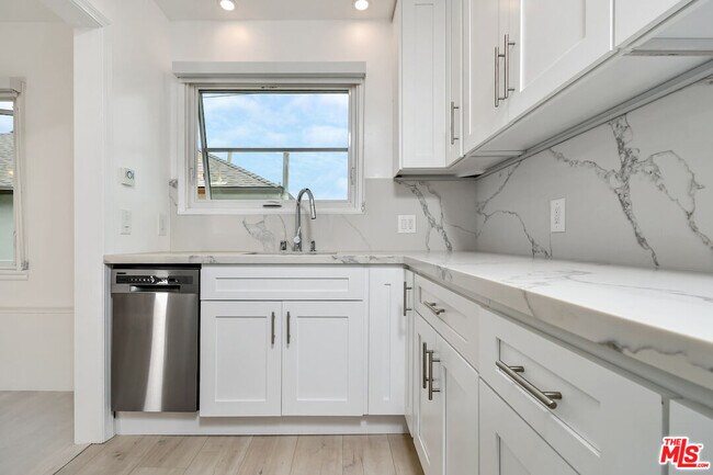 Building Photo - 1032 19th St