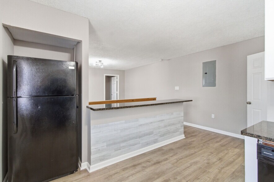 Building Photo - 1338 Barth Ave