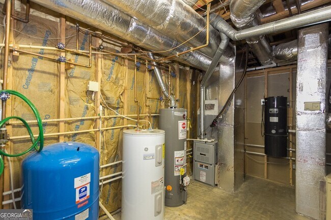 Building Photo - 5166 Wheeler Dr