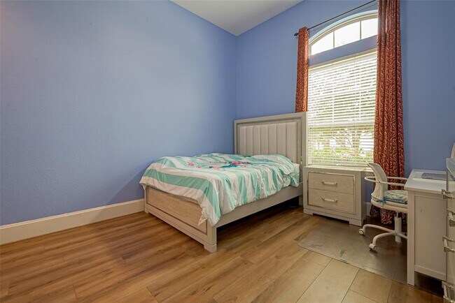 Building Photo - 25618 British Pine court
