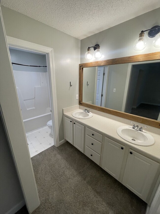 Building Photo - 3 bd 2 ba ranch in Wake Forest with a garage