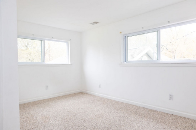 Building Photo - 7634 Thomas St