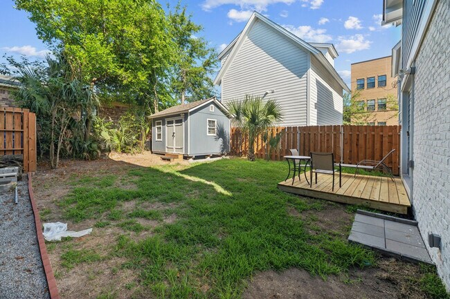 Building Photo - 111 Hanover St