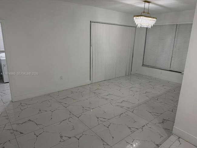 Building Photo - 345 SW 49th Ave