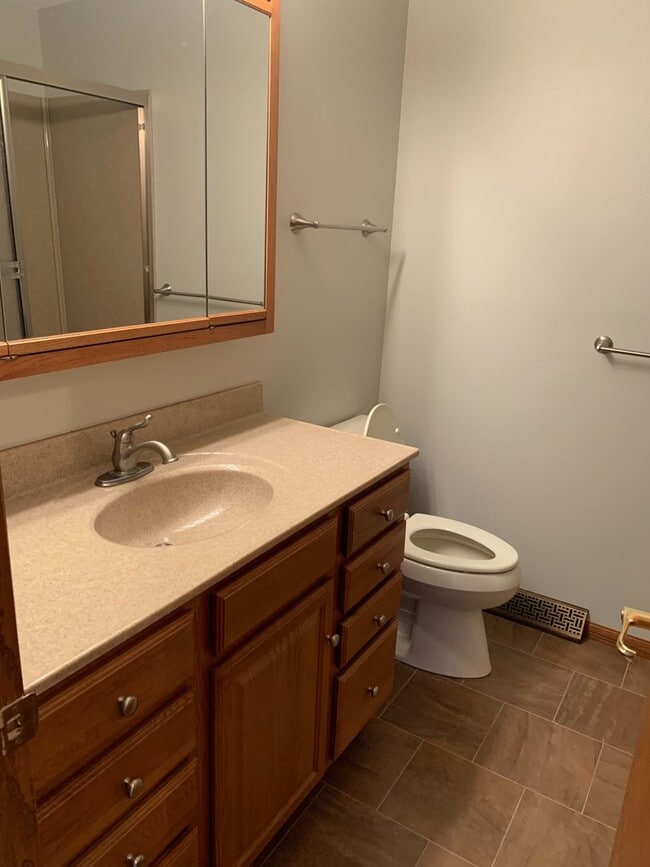 Building Photo - ~ FALL FEELS (And DEALS!) ~  Elegant 4-Bed...