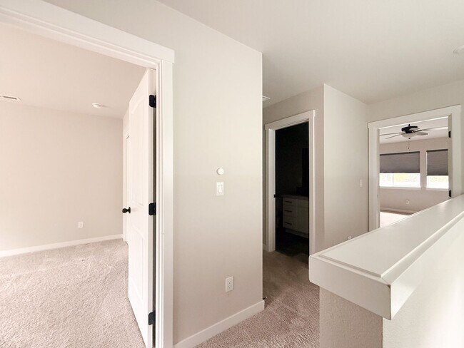 Building Photo - 5590 Mountain Quail Dr S