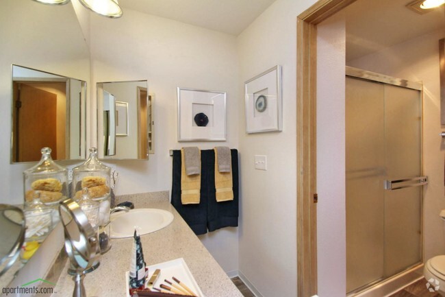 Bathroom - Alister Parx II