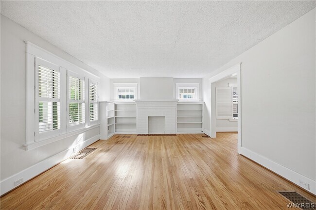 Building Photo - 259 California Dr