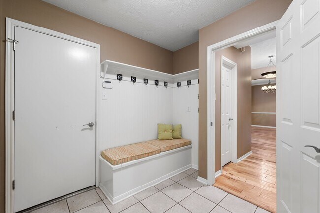 Building Photo - The Perfect Woodlands Retreat: Steps from ...